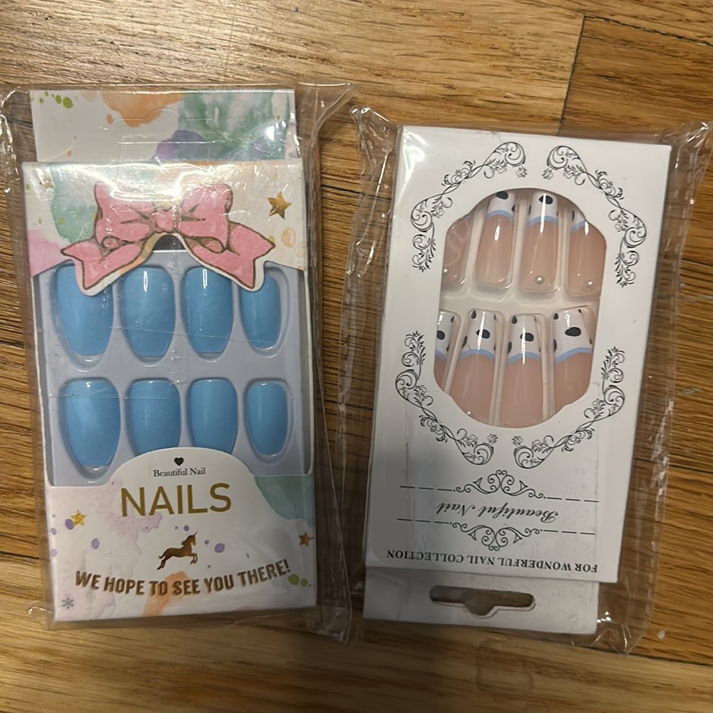 ⭐️ 2 sets of Fake Acrylic Nails ⭐️